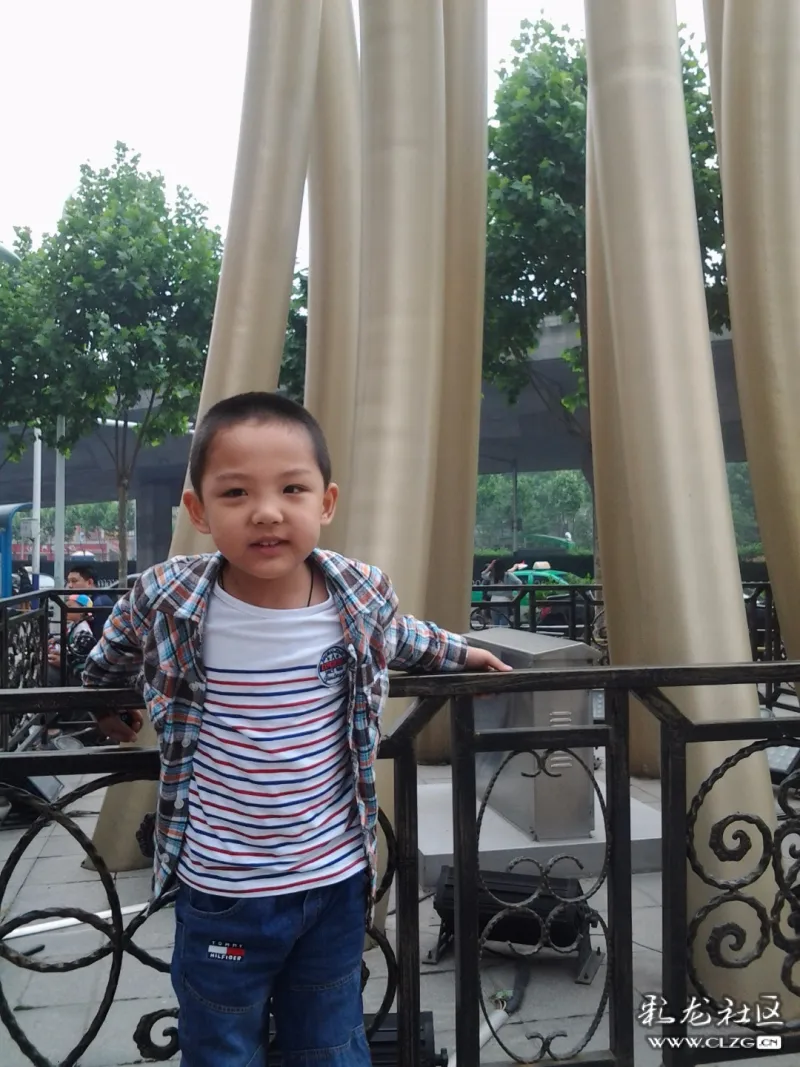 我的孤独症水袋儿子装视频图片