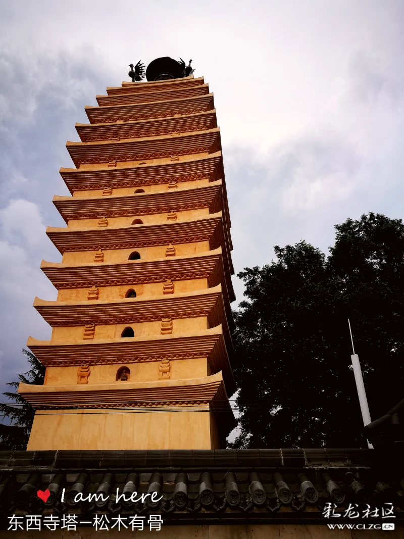 已有1100年的东寺塔与西寺塔位于昆明市书林街,都是南诏国时期的古塔.