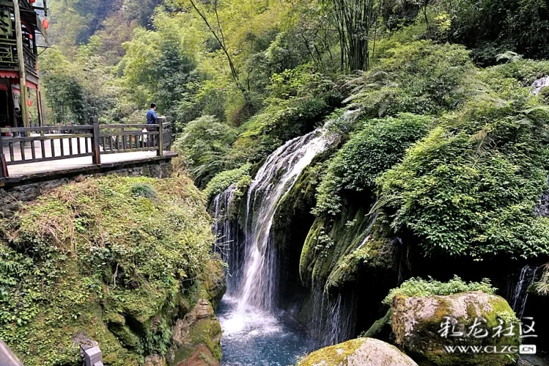 长江三峡游幽深秀丽的三峡人家