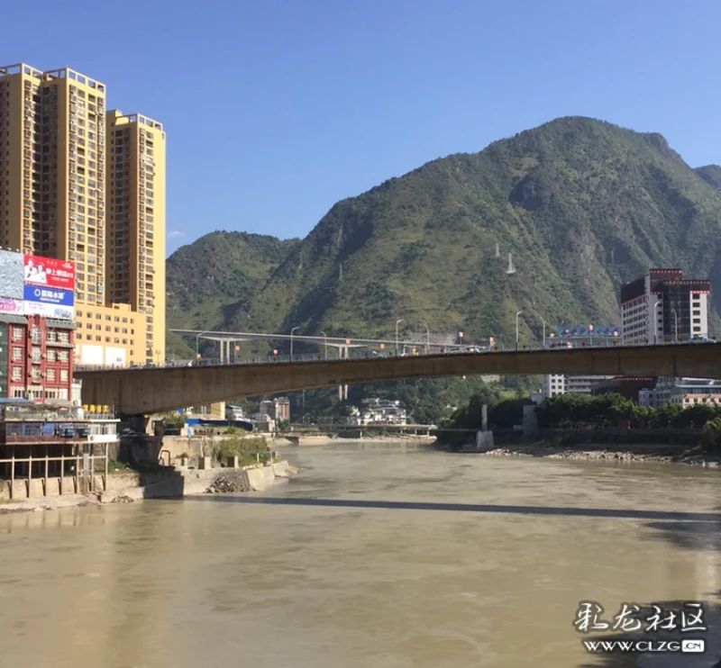 怒江州泸水县六库镇风景一角 和谐塔,灵山寺