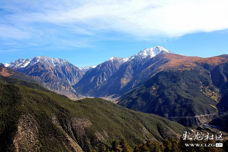 川西行翻越大雪山进入云南香格里拉