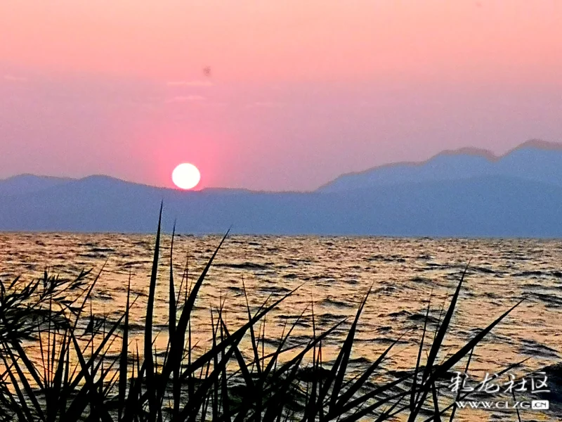 捞渔河畔观夕阳西下