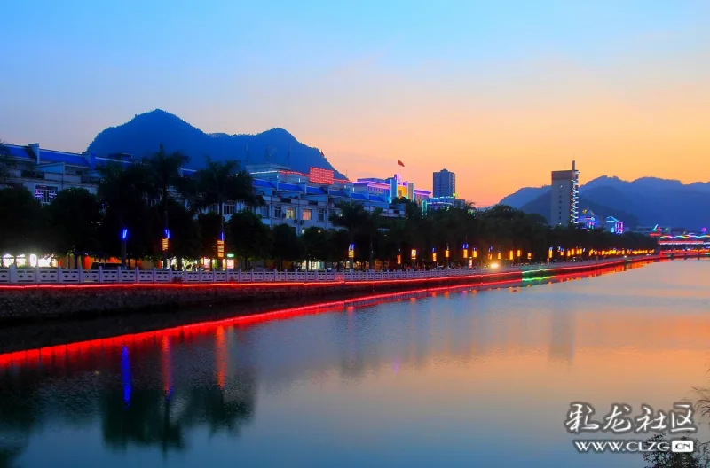 云南东大门富宁县城,普厅河穿城而过,小城夜景迷倒众人!