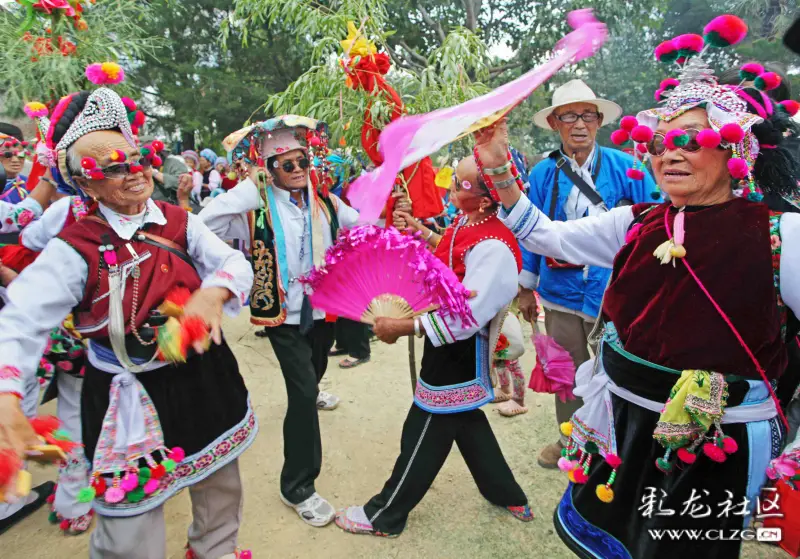 一心做好传承工作,一家四代都会唱大本曲,花柳曲,白族调和跳花树舞