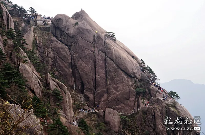 黄山奇石鳌鱼驼金龟