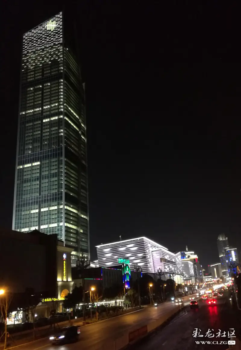 上两张恒隆广场的夜景照