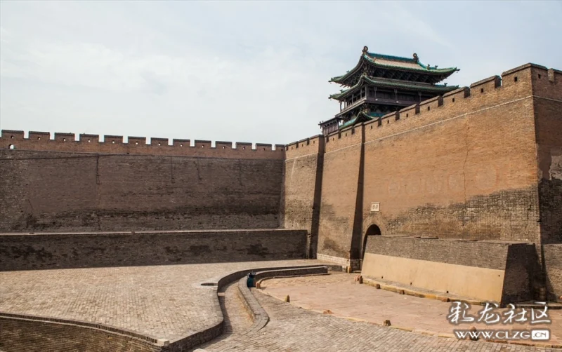 逛平遥古城看古代城防建筑