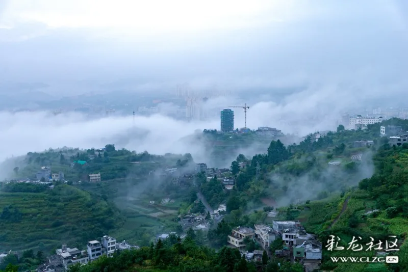 组图拍摄于乌蒙山老区镇雄县境内,表现当地美丽的自然风光.