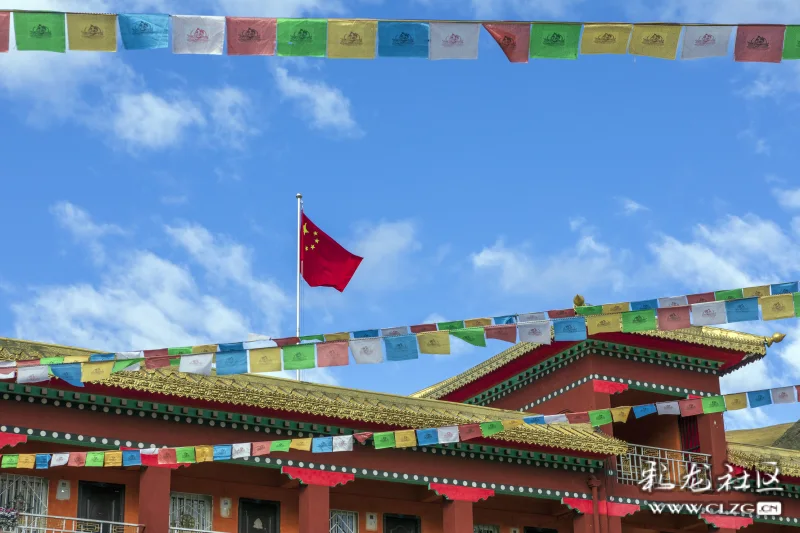 塔公寺是甘孜州著名的萨迦派(花教)寺庙.