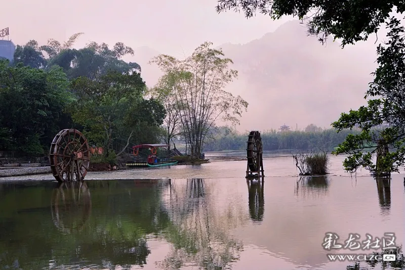 还是脚下的山川,都在这个小岛上构成了一幅美丽的风景画