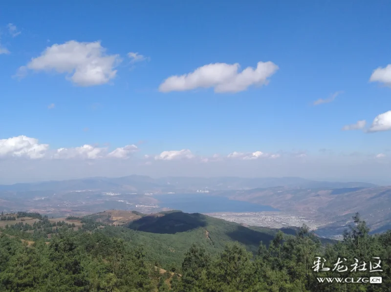 登滇中第一峰梁王山观三海看日落会当凌绝顶一览众山小海拔2820米