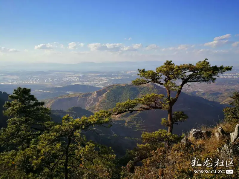 登滇中第一峰梁王山观三海看日落会当凌绝顶一览众山小海拔2820米