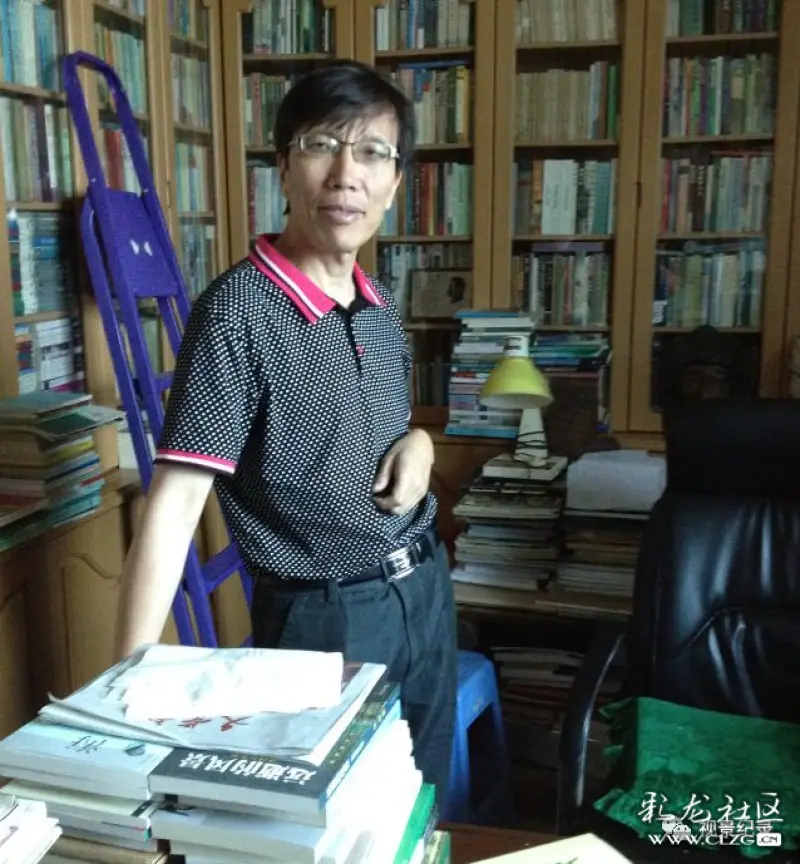 2009年底,我小学的校友,通海县文联主席,著名作家杨杨(杨家荣)以