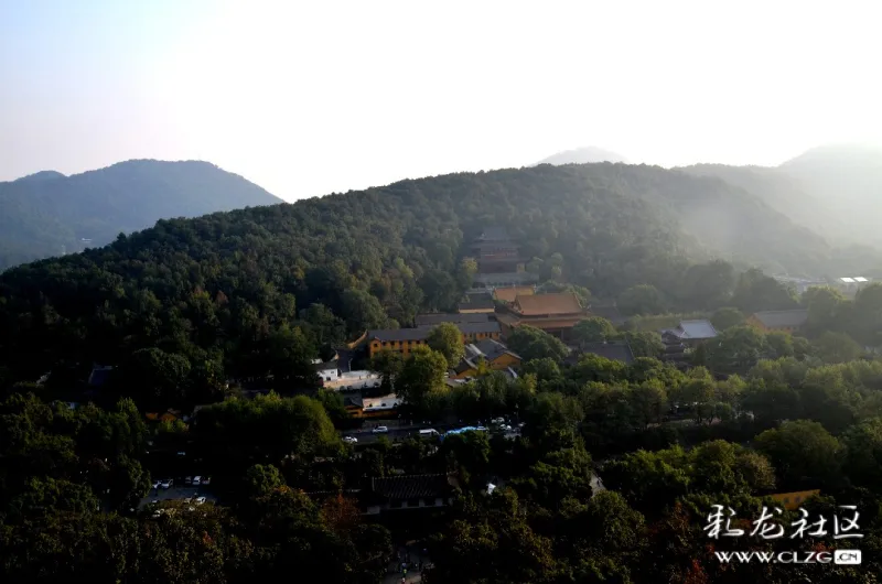 漫游传说中的:白娘子永镇雷峰塔