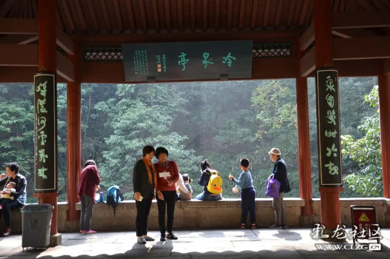 徜徉在杭州西湖西岸的灵隐寺
