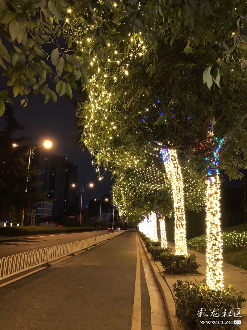 小区的夜晚静悄悄