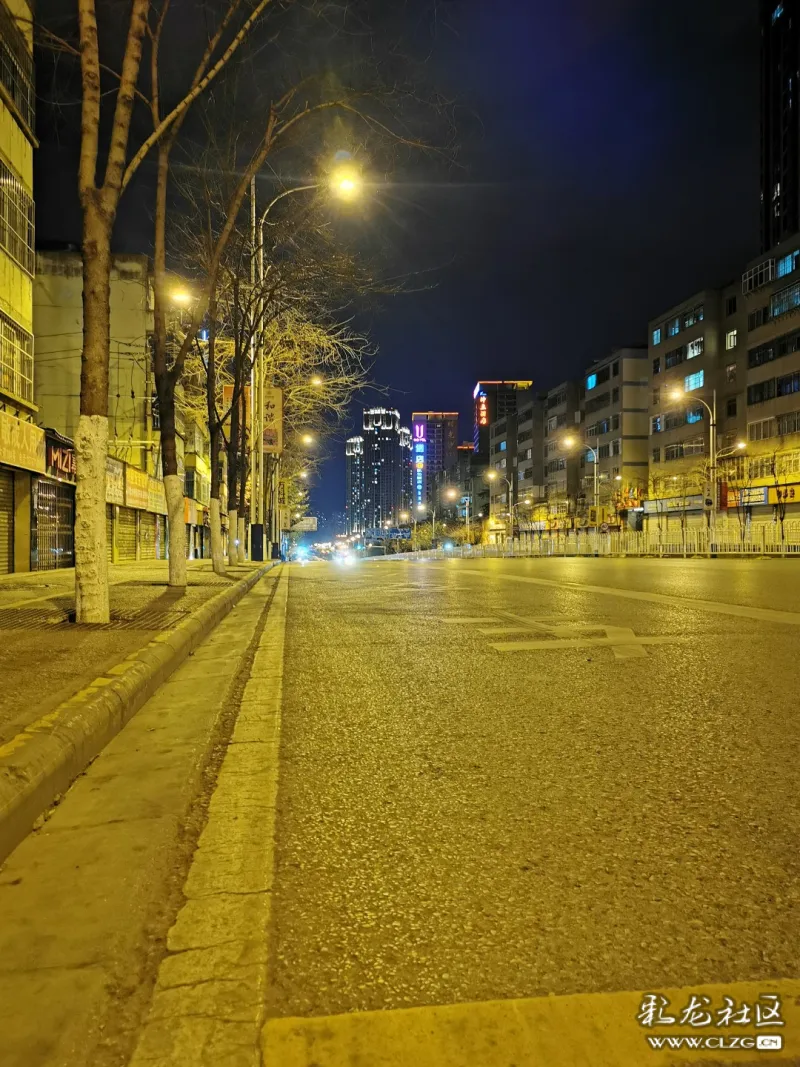 疫情期间的春城夜晚,想念往常熙攘的街道