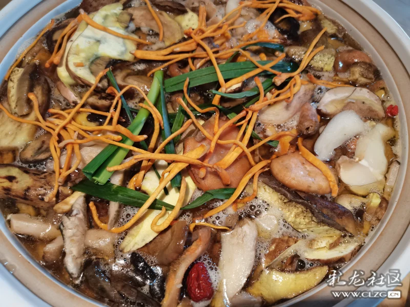 色香味俱全的武定野生菌火锅
