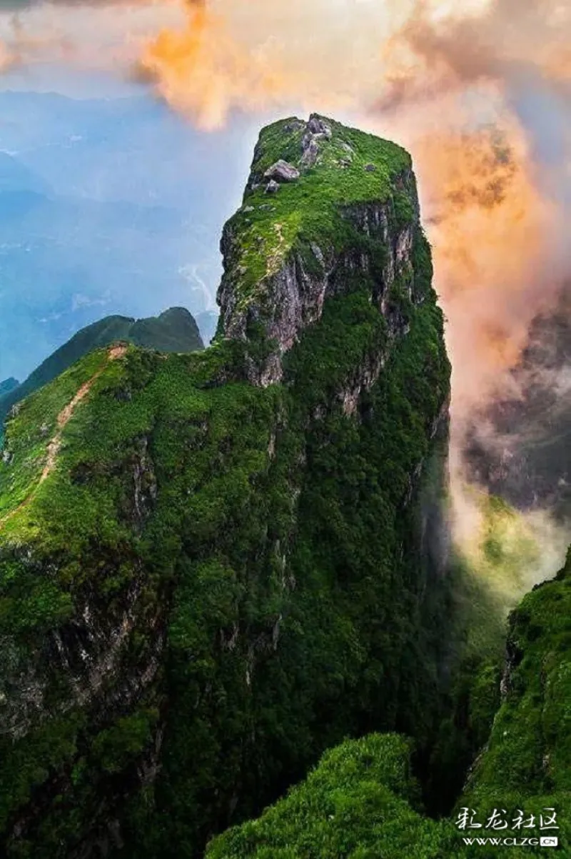 抚仙湖帽天山,位云南名山之列,是"全球三大寒武纪化石