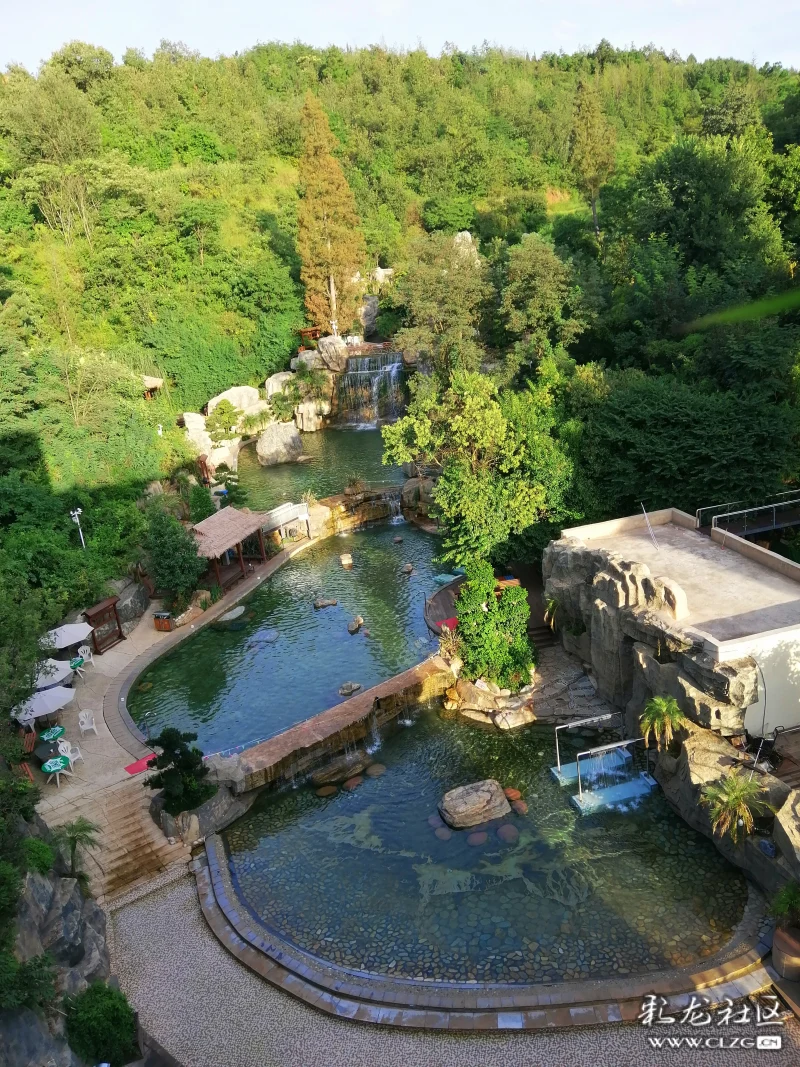 青鱼湾温泉河谷