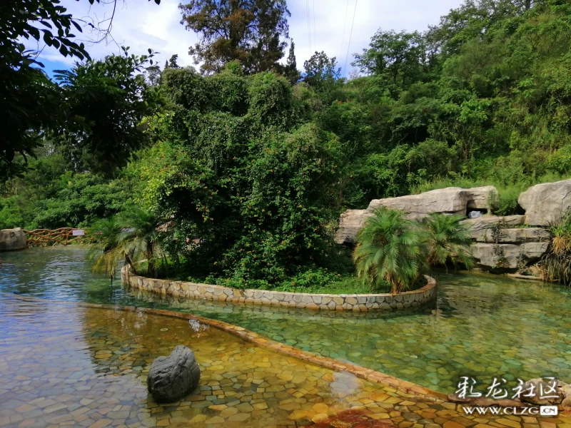 青鱼湾温泉河谷