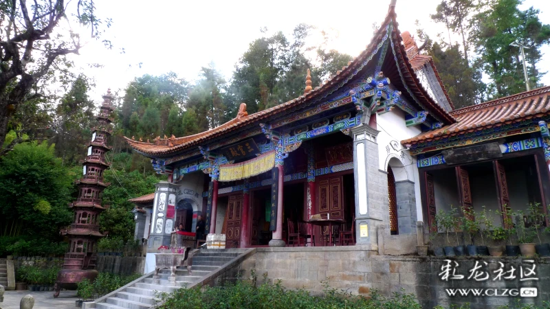 石洞寺,位于云南省临沧市凤庆县洛党乡箐头村,始建于清乾隆