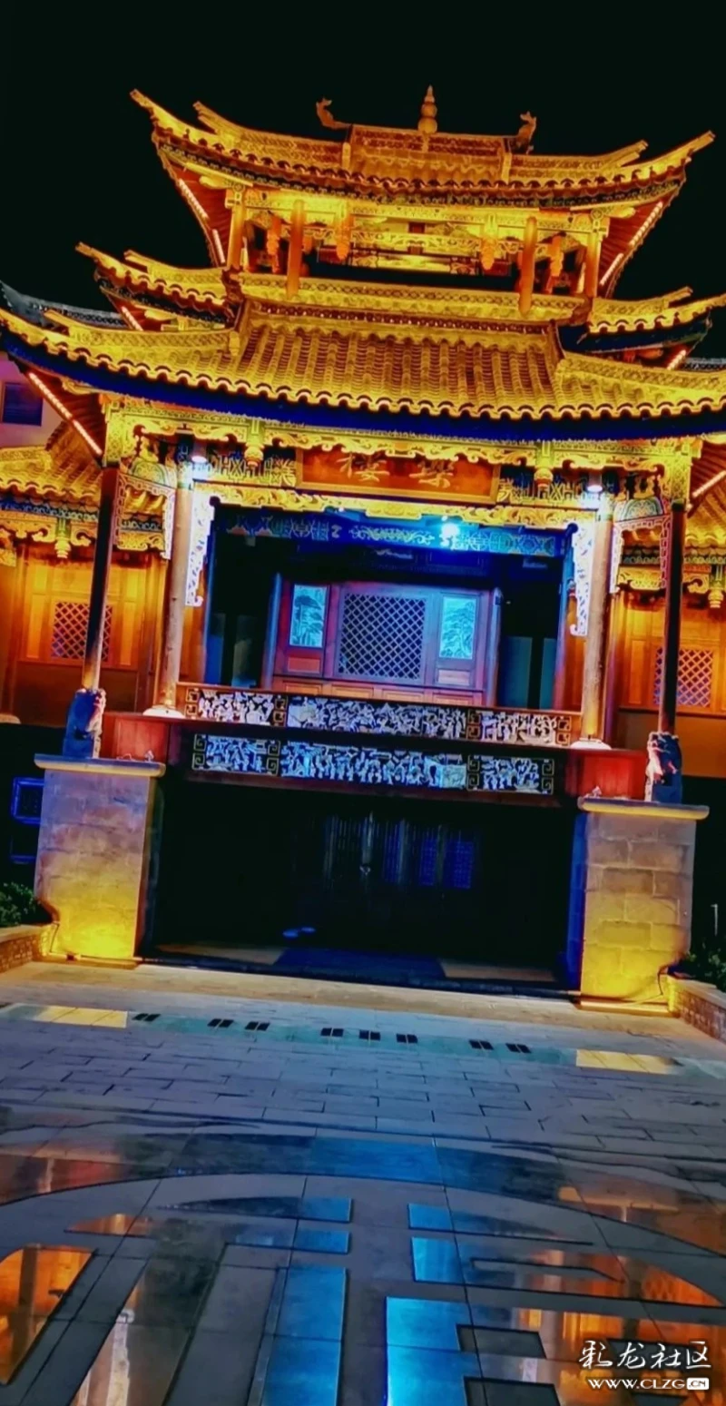 云南省楚雄州元谋县,元谋有个金马坊,晚上去逛逛,感觉