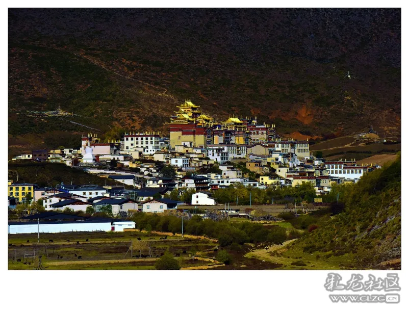 松赞林寺拉姆央措湖湿地圈