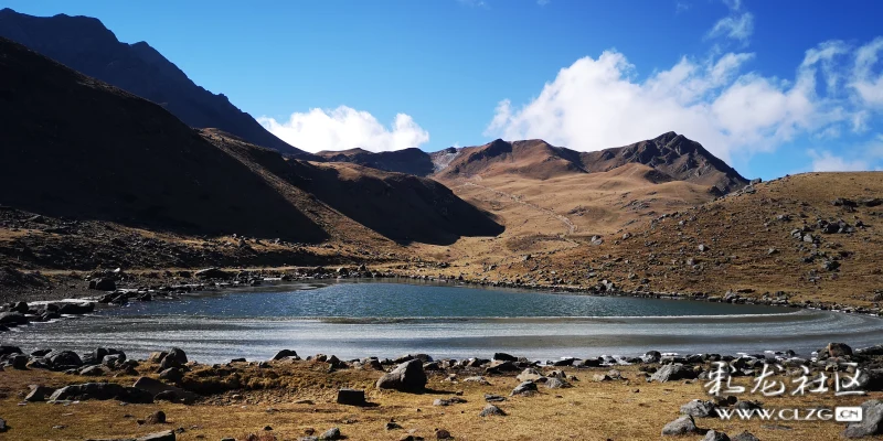 周末溜娃地图东川妖精塘不仅可以溜娃还可以顺带溜老公和车