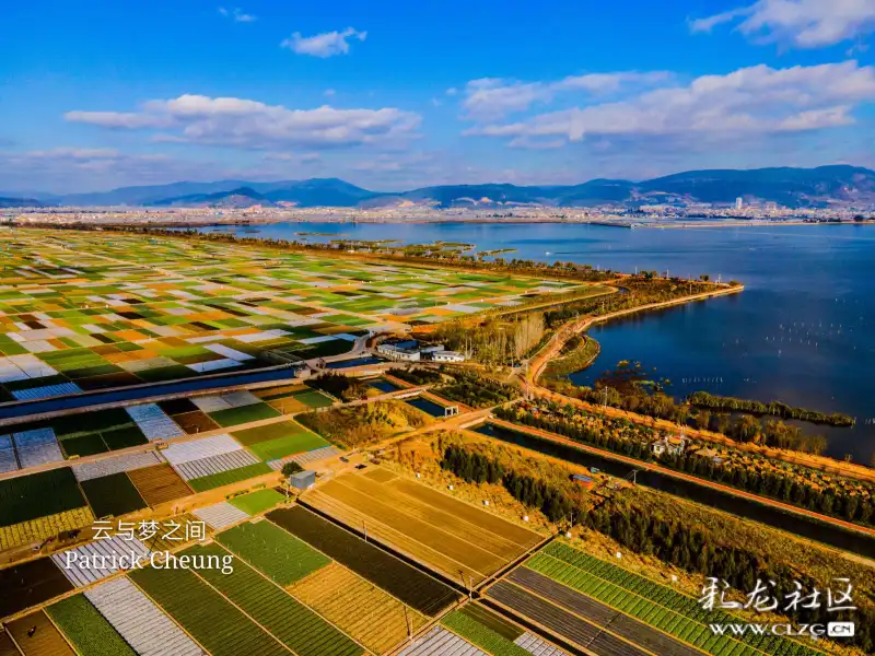 天地云南飞越通海坝子鸟瞰杞麓湖畔的锦绣田园