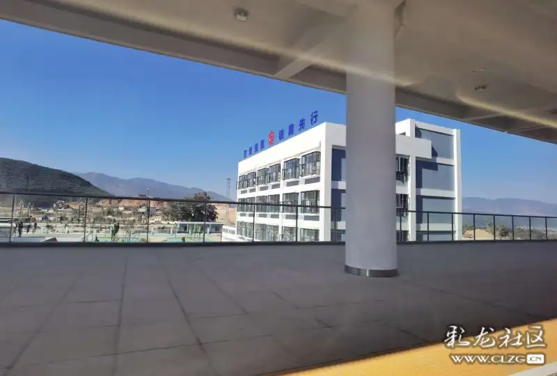 临沧行一乘坐动车到临沧窗外美景数不尽