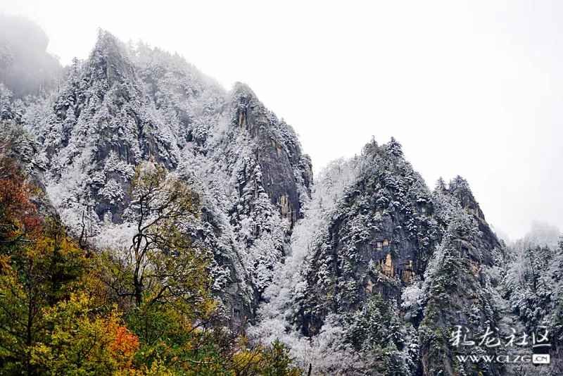 陕西行航拍秦岭山脉最高峰太白峰中国南北方的分界岭