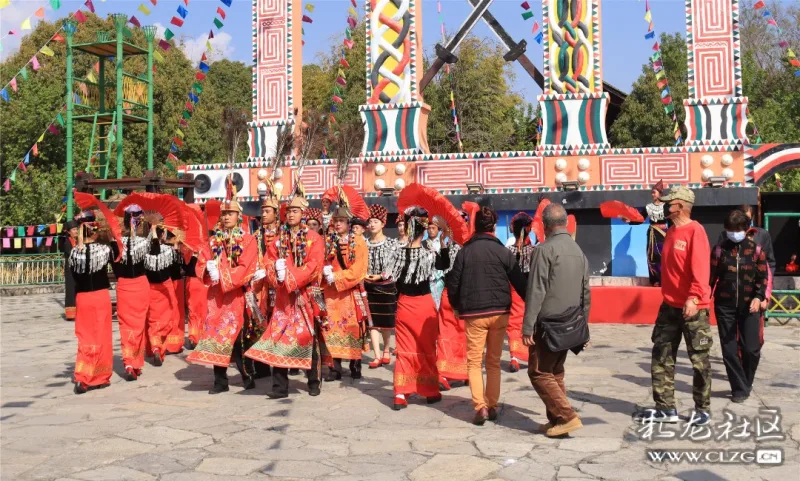 20121年牛年春节云南民族村的景颇族目瑙纵歌节一