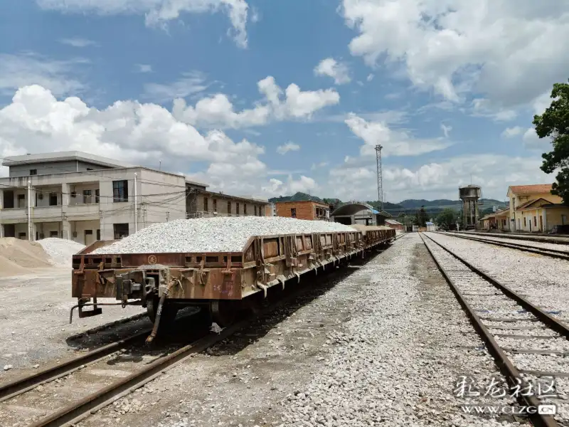 这里曾是滇越铁路的一等车站,建于1909年,现为四等站,偶有货运