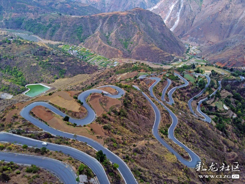 为七十二道拐的盘山公路2绿汁镇一隅3,凤凰大道4,一方水土5,山水绿汁6