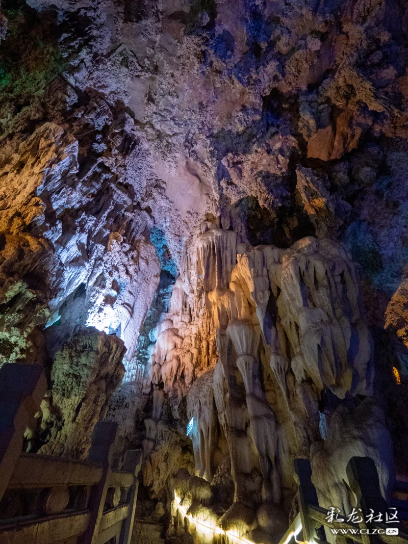 探寻建水燕子洞