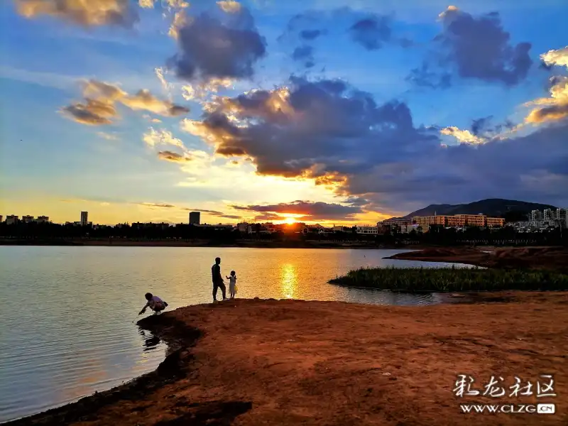 昆明安宁风景入画的宁湖