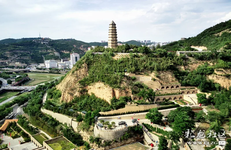 建党百年之际到革命圣地延安参观巍巍宝塔山