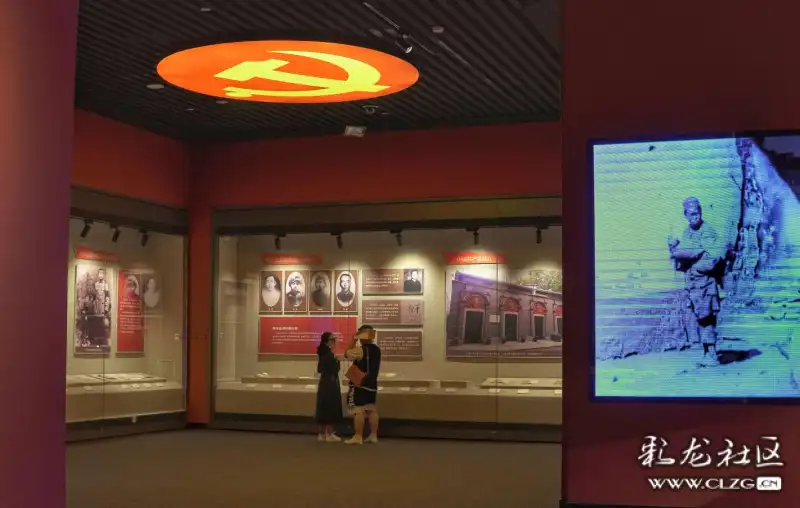 云南省博物馆参观云南省庆祝建党100周年成就展