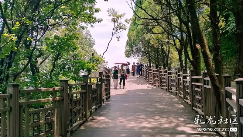 西山睡美人昆明西山景区打造人在景中游的人行栈道
