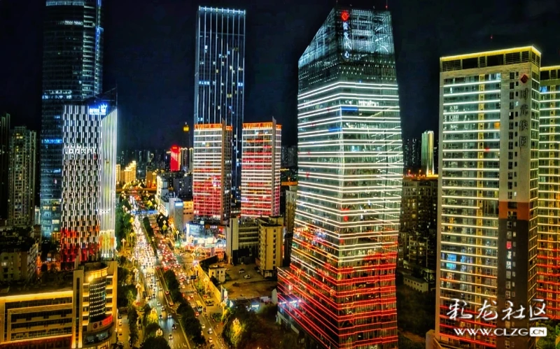 极致昆明色桔红色的城市夜景