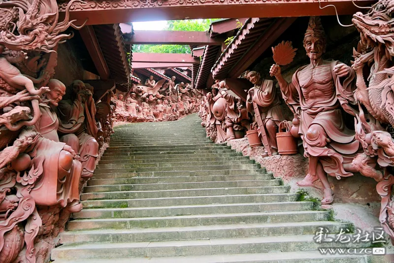 规模宏伟的绵阳圣水寺