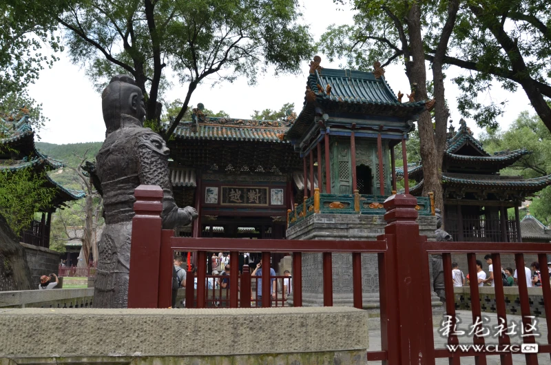 对越坊在晋祠景区中轴线上的金人台西,建于万历四年(1576年),造型优美