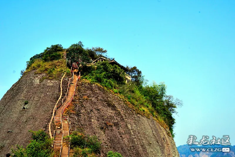 航拍湖南崀山骆驼峰 "九九天梯"!