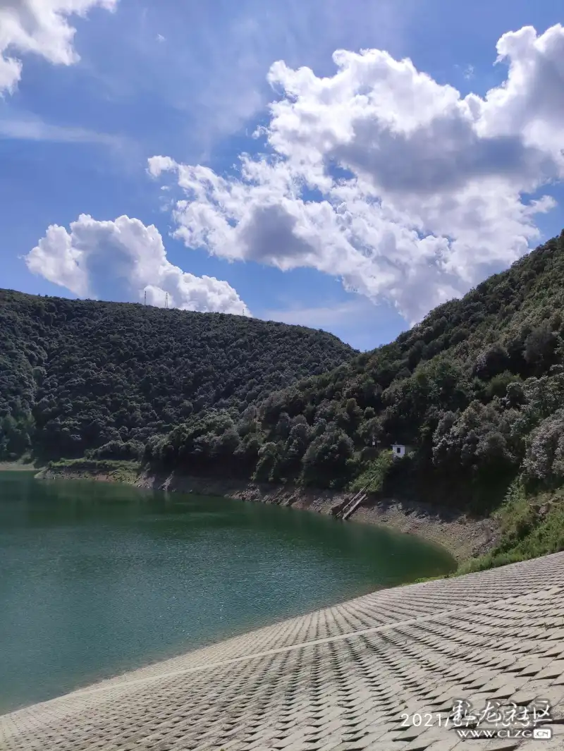 大山深处的水库-龙扎坝