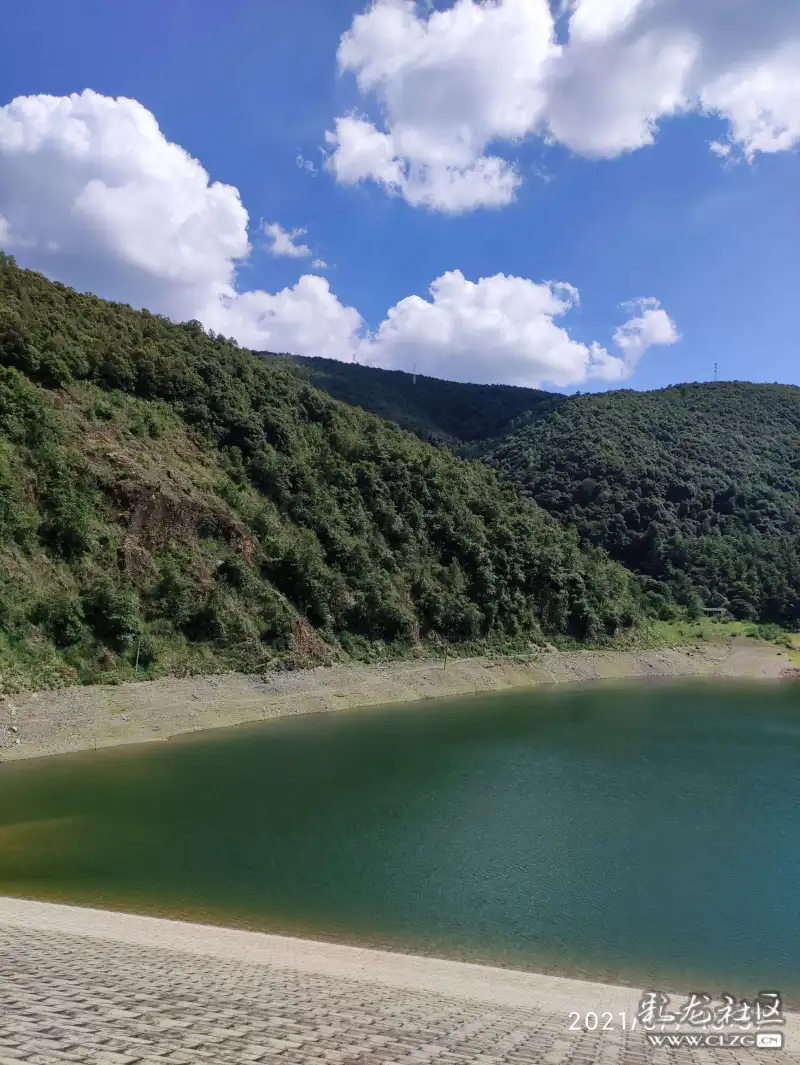 大山深处的水库-龙扎坝