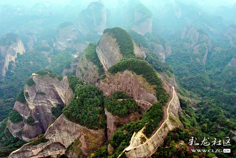 湖南崀山八角寨"群螺观天"风景蔚然大观!