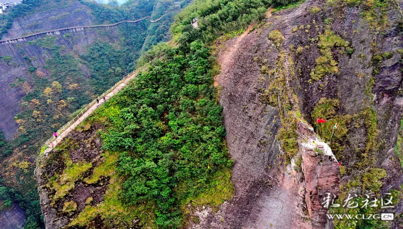 湖南崀山八角寨"群螺观天"风景蔚然大观!