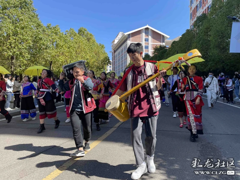 云南民族大学各族学生欢度校庆