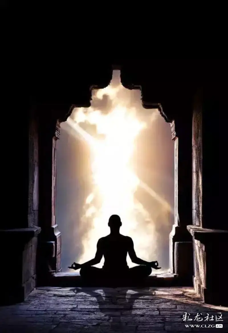 打坐一种神奇的养生法开悟的法宝坐拥养心金字塔